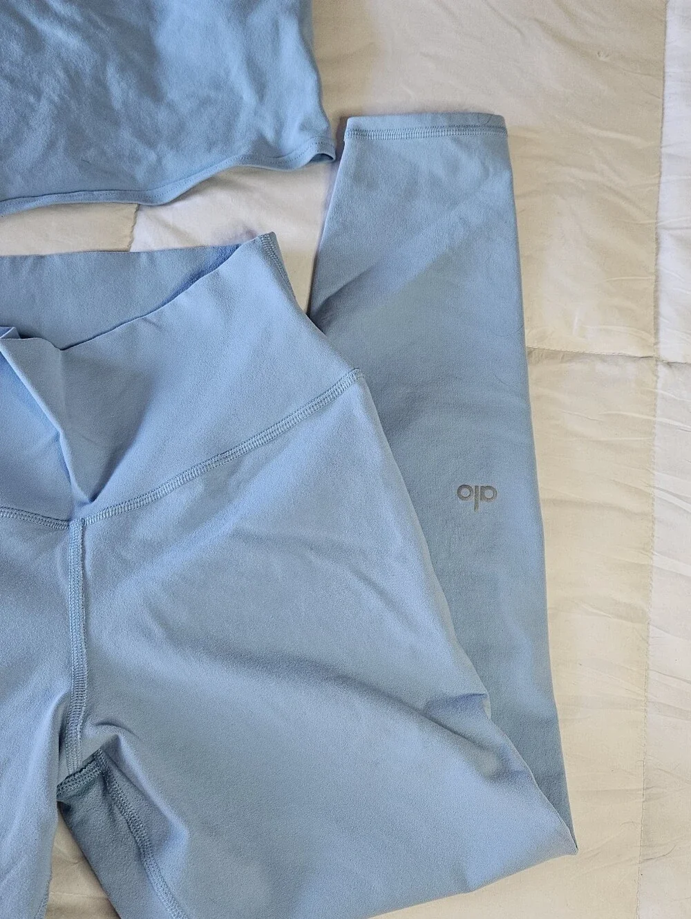 ALO Yoga Matching Set – Baby Blue 💙